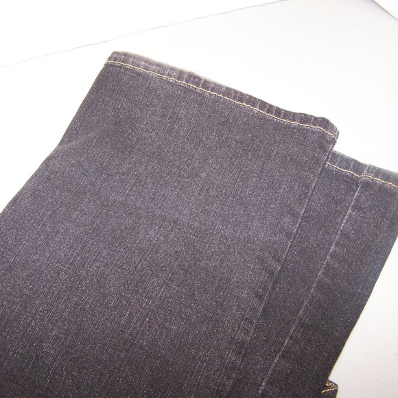 WOMEN'S GLORIA VANDERBILT BLACK BOOT CUT JEANS - Picture 7 of 8